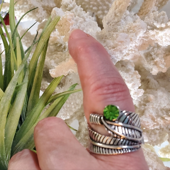 Silver Tone Stretch Ring with Green Stone 💥3 for $24💥 - Picture 8 of 15